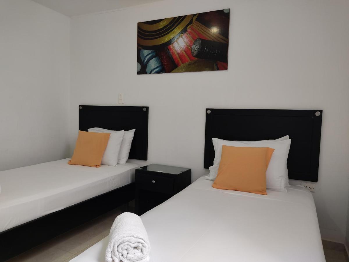 Hotel Escala Gc บาเยดูปาร์ ภายนอก รูปภาพ
